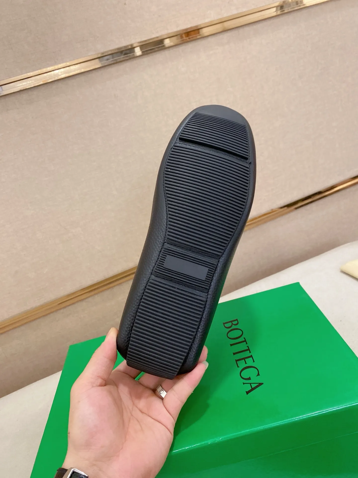 Men's shoes 💰 400💰 (Niu Li + Niu Pad) [BV] latest hot style‼ ️Casual men's shoes, uppers imported deer pattern first-layer cowhide ➕Full imported cowhide lining✔️Exquisite workmanship, excellent foot feel, special rubber soles✔️, cool and fashionable, the latest fashion, fashionable outsole, hurry up. Code number: 38-44 (can be customized to 37.45, non-refundable)